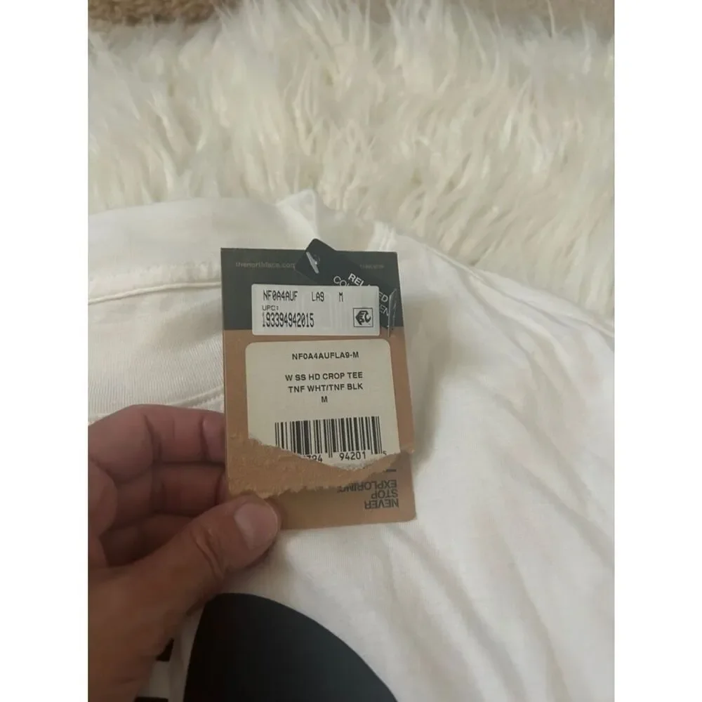 The North Face Half Dome Crop T-Shirt - Women's size M NWT